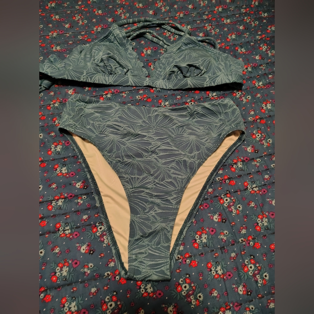 Cushe Leaf Patterned Green Bikini Set